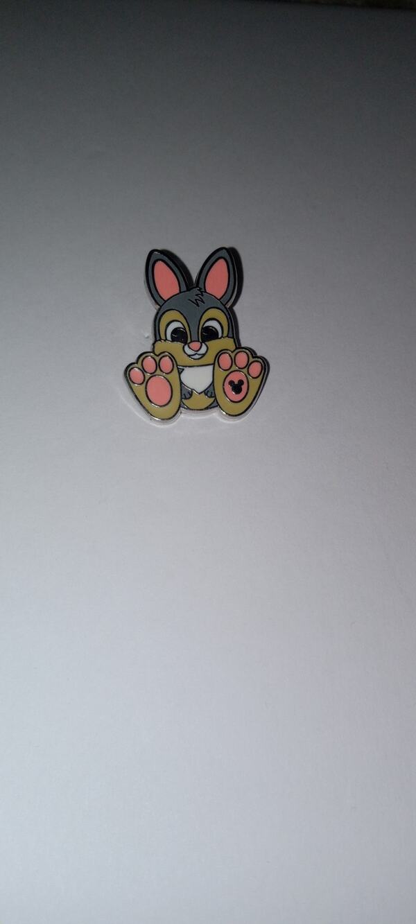 Disney Thumper Bambi big feet pin.
